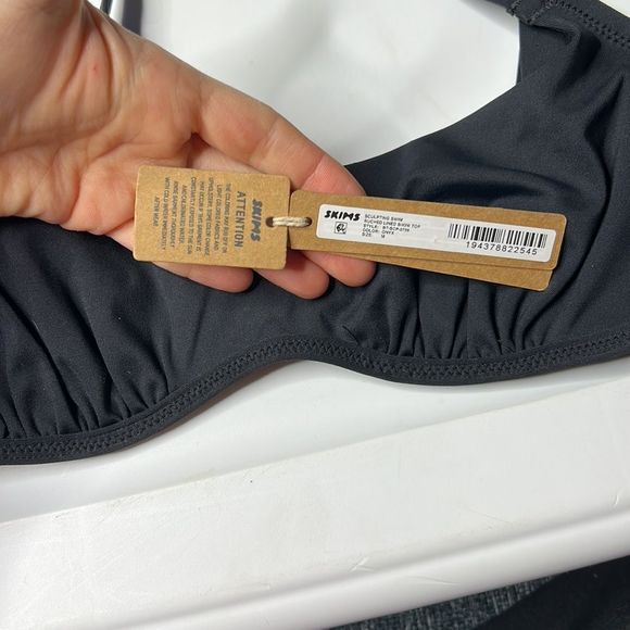 NWT SKIMS SHAPING SWIM RUCHED UNDERWIRE BIKINI TOP - Picture 4 of 6